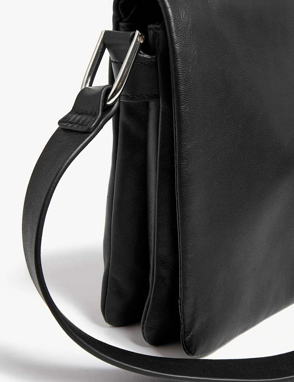 Leather Messenger Bag 2 Leather Messenger Bag - Image 2