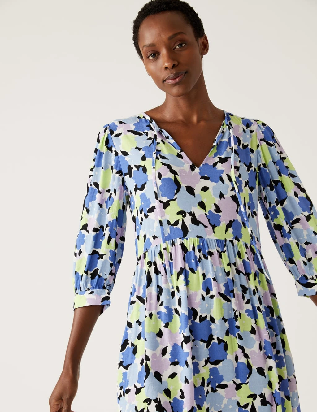 Printed Tie Neck Puff Sleeve Midi Dress 4 Printed Tie Neck Puff Sleeve Midi Dress - Image 4