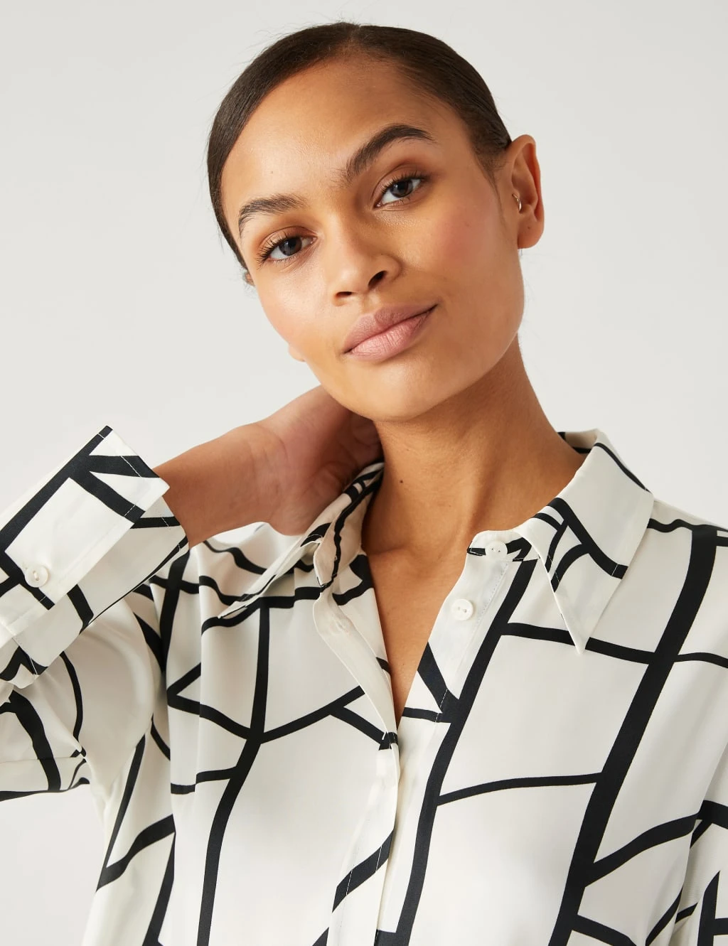 Geometric Collared Longline Shirt 4 Geometric Collared Longline Shirt - Image 4