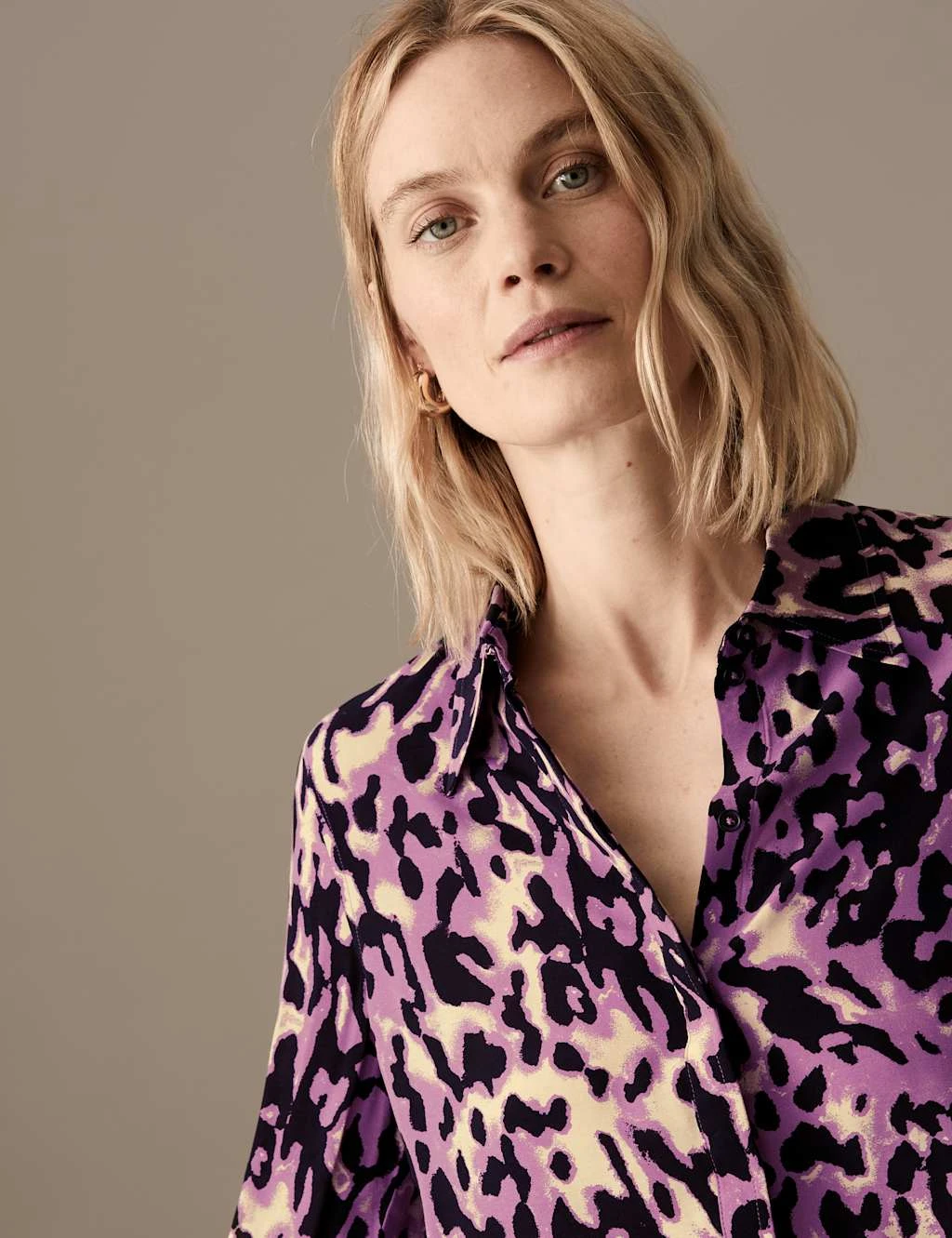 Cupro Rich Animal Print Collared Shirt 3 Cupro Rich Animal Print Collared Shirt - Image 3