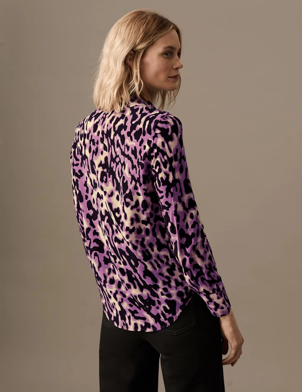 Cupro Rich Animal Print Collared Shirt 5 Cupro Rich Animal Print Collared Shirt - Image 5