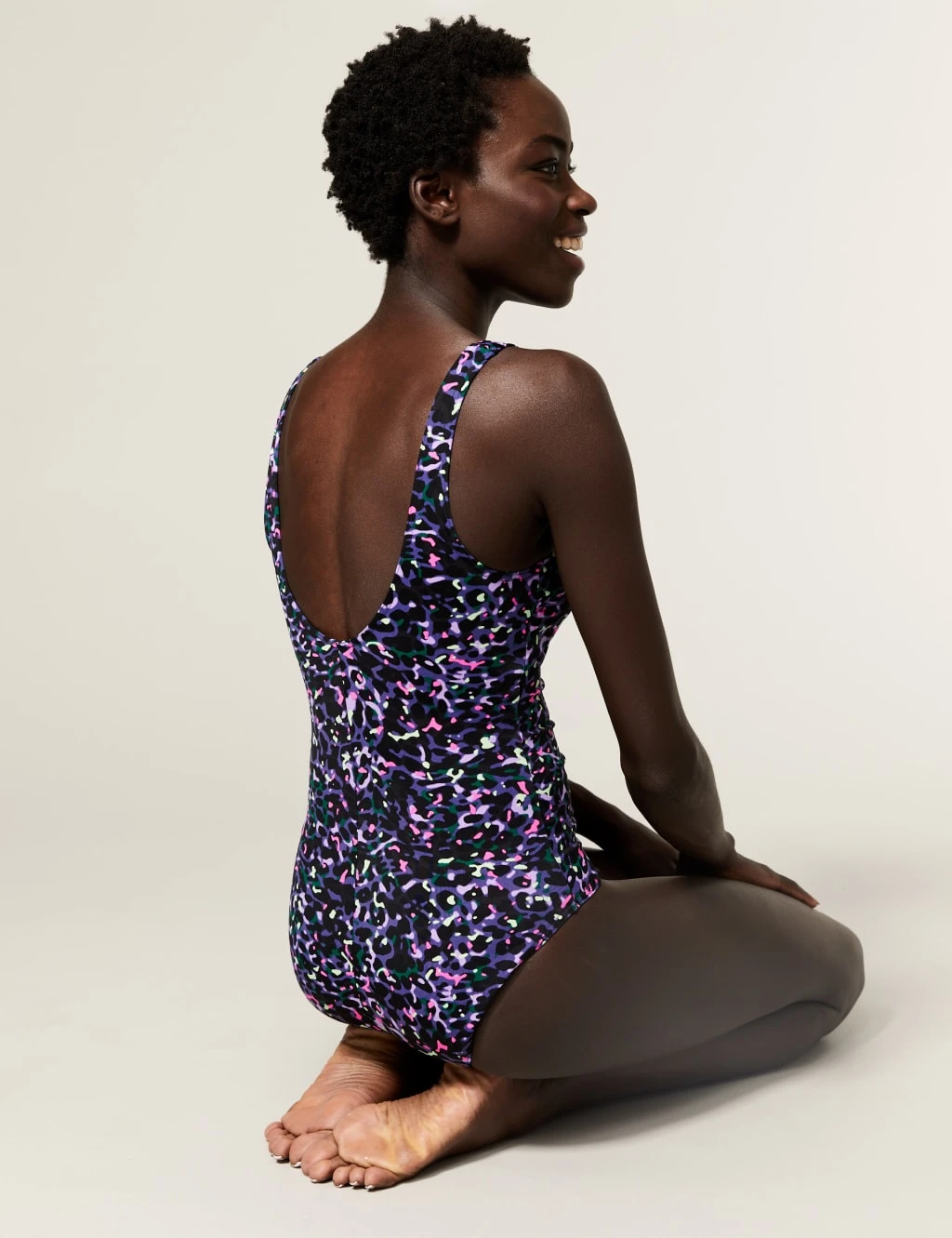 Printed Padded V-Neck Swimsuit 6 Printed Padded V-Neck Swimsuit - Image 6