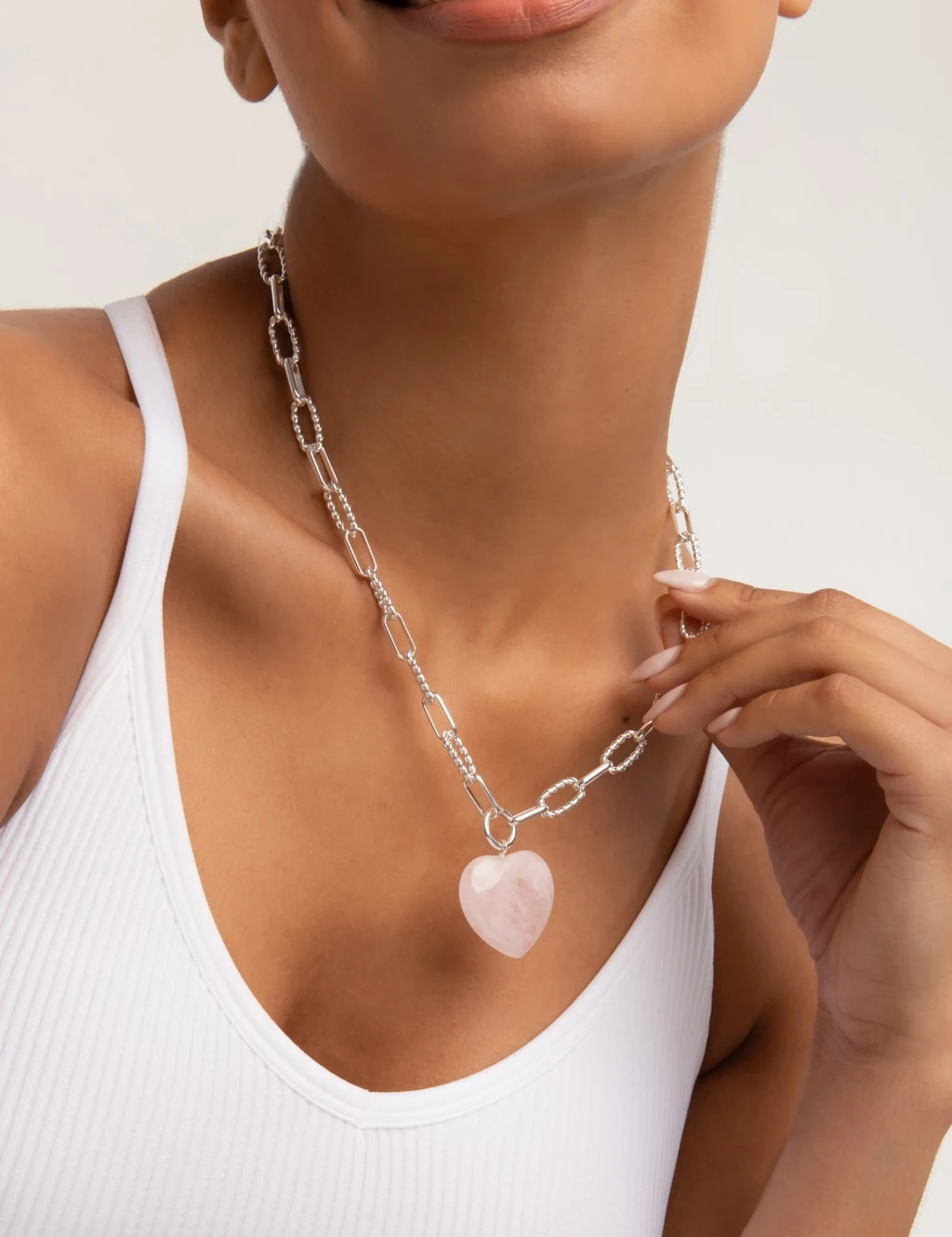 Short Rose Quartz Pendant Necklace 3 Short Rose Quartz Pendant Necklace - Image 3