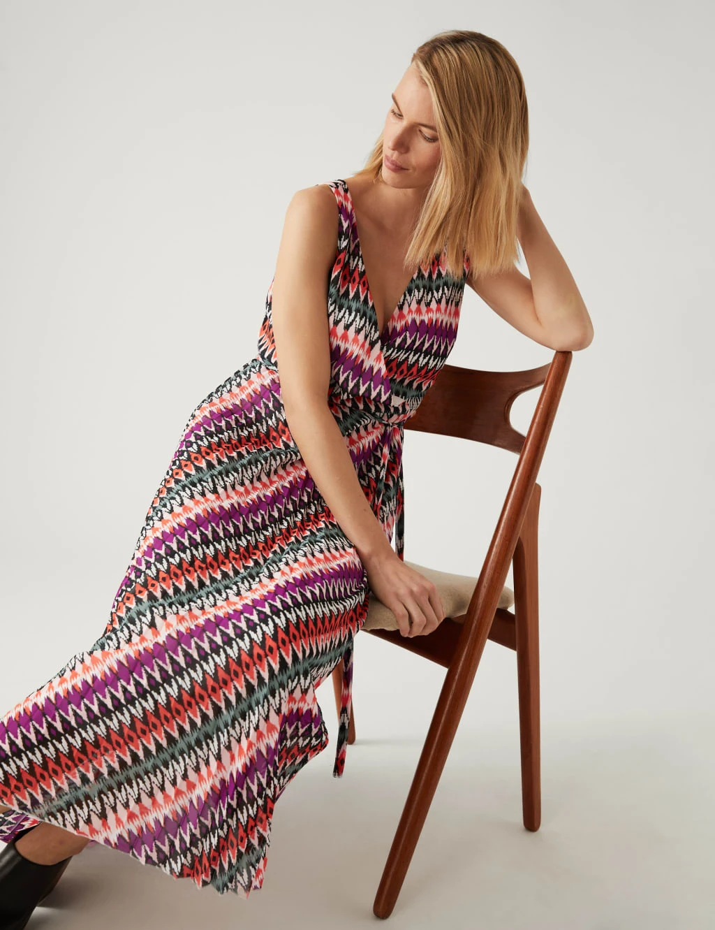 Printed V-Neck Pleated Midi Wrap Dress 1 Printed V-Neck Pleated Midi Wrap Dress