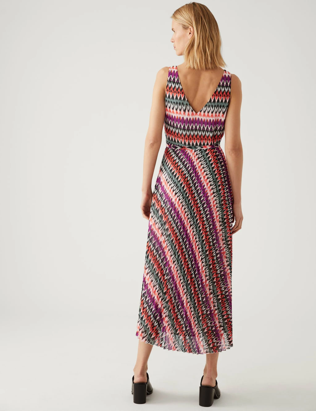 Printed V-Neck Pleated Midi Wrap Dress 5 Printed V-Neck Pleated Midi Wrap Dress - Image 5