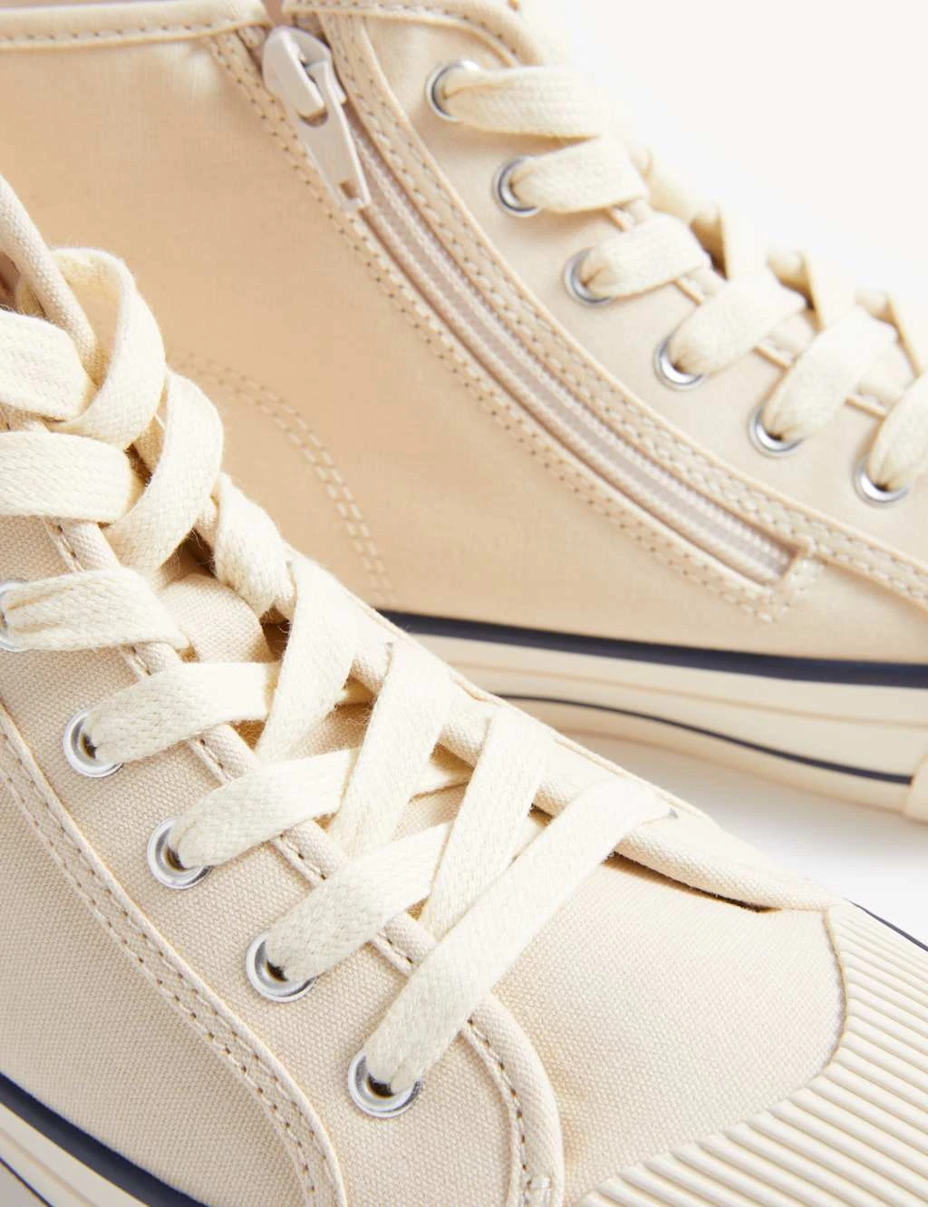 Kids' Canvas Freshfeet™ High Tops (13 Small - 7 Large) 3 Kids' Canvas Freshfeet™ High Tops (13 Small - 7 Large) - Image 3