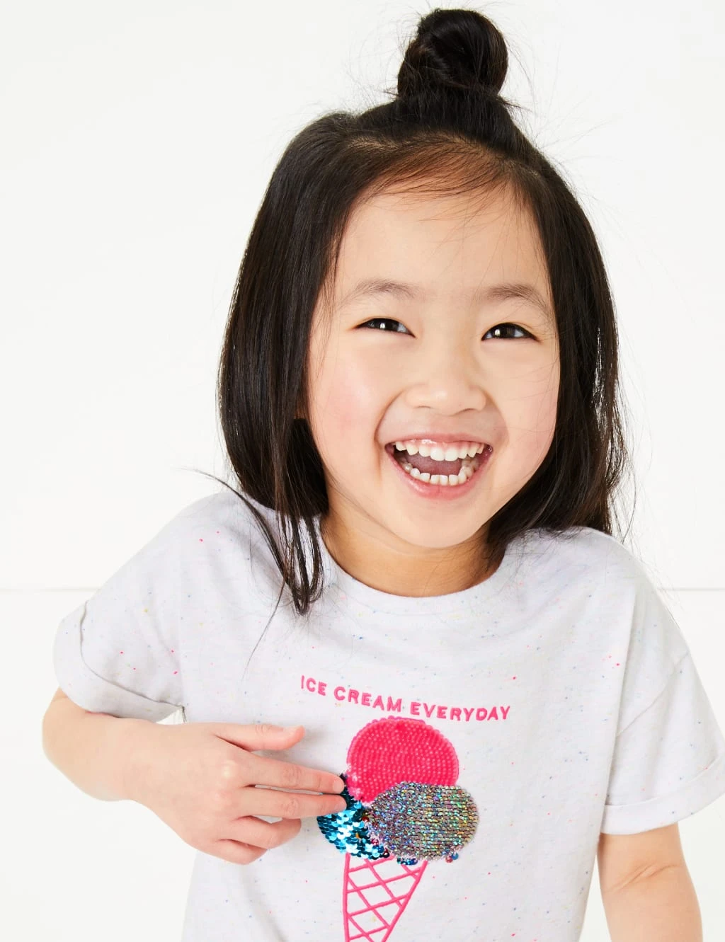 No Brand Reversible Sequin Ice Cream T-shirt (2-7 Yrs) 1 No Brand Reversible Sequin Ice Cream T-shirt (2-7 Yrs)