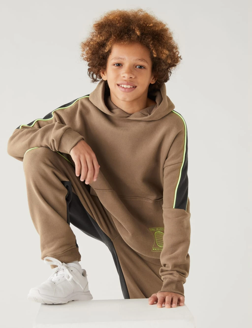 Cotton Rich Hoodie (6-16 Yrs) 1 Cotton Rich Hoodie (6-16 Yrs)