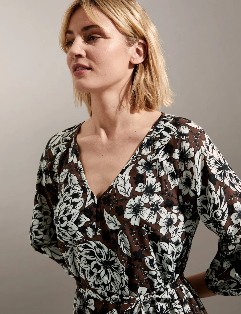 Jaeger Pure Cotton Floral V-Neck Midi Tiered Dress 4 Jaeger Pure Cotton Floral V-Neck Midi Tiered Dress - Image 4