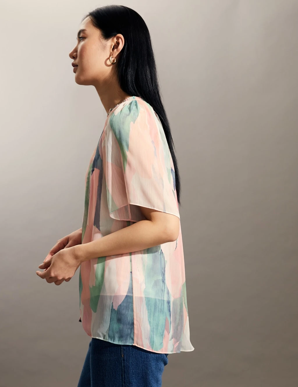 Jaeger Sheer Printed V-Neck Short Sleeve Blouse 3 Jaeger Sheer Printed V-Neck Short Sleeve Blouse - Image 3