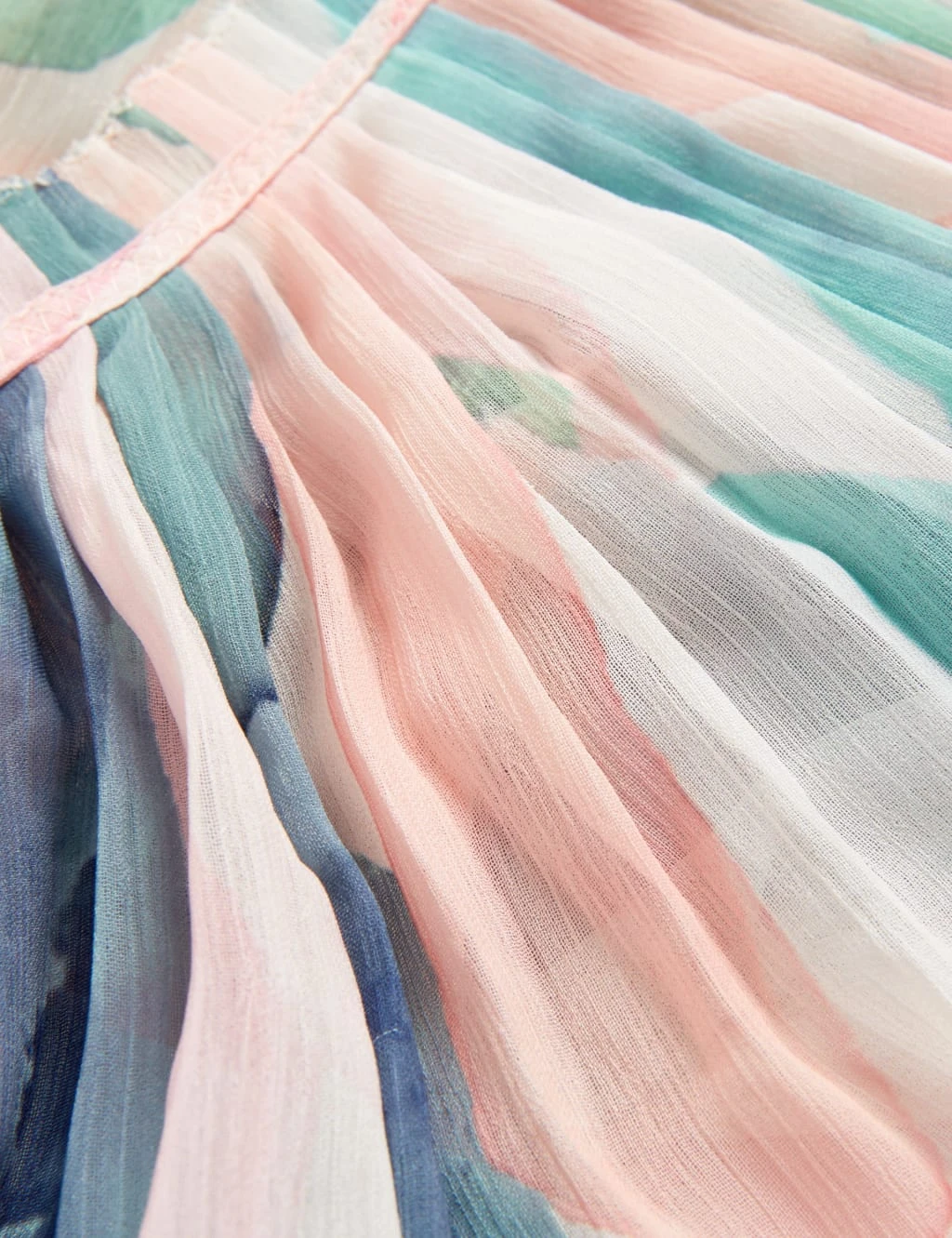 Jaeger Sheer Printed V-Neck Short Sleeve Blouse 7 Jaeger Sheer Printed V-Neck Short Sleeve Blouse - Image 7