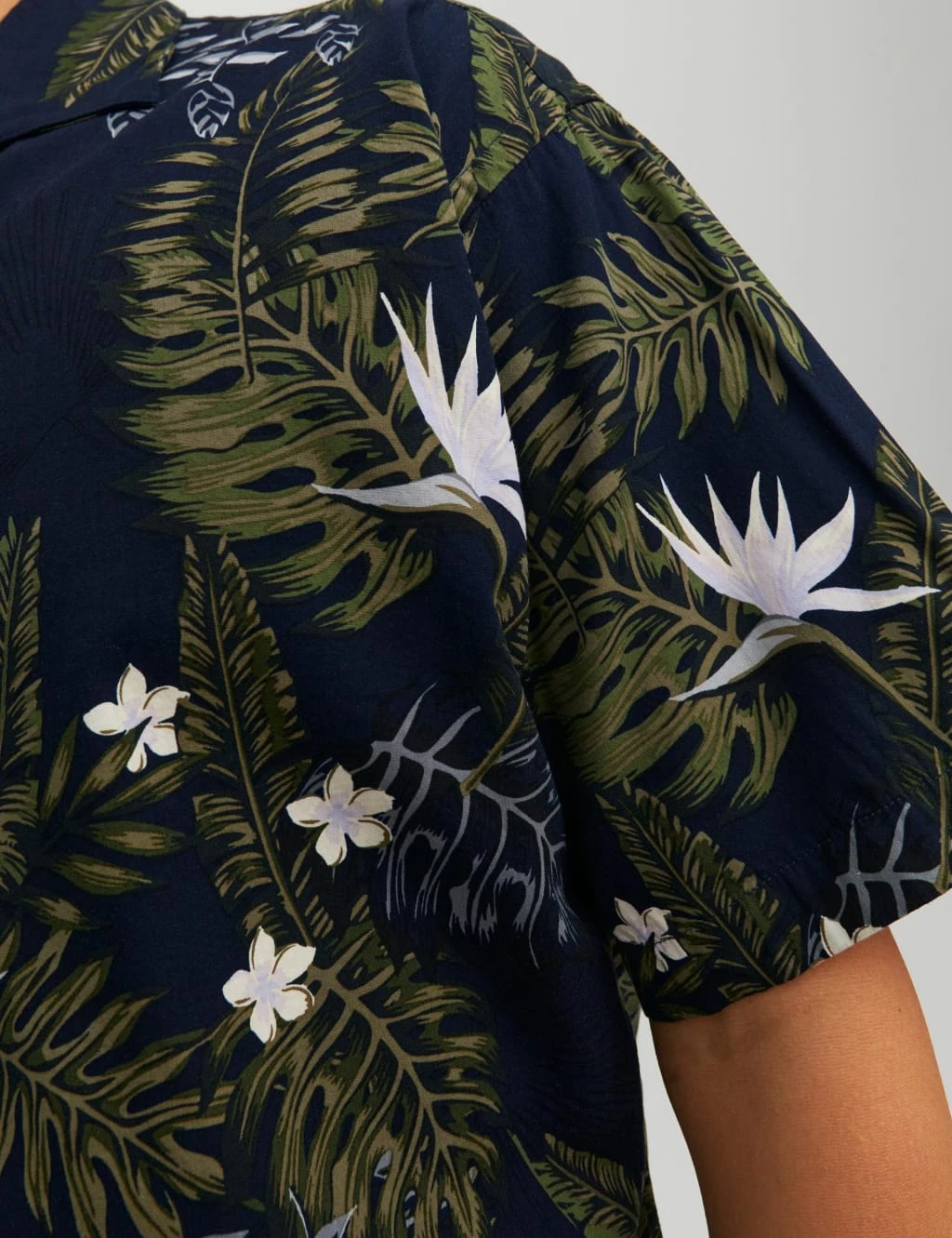 Jack & Jones Cotton Rich Leaf Print Oxford Shirt 3 Jack & Jones Cotton Rich Leaf Print Oxford Shirt - Image 3