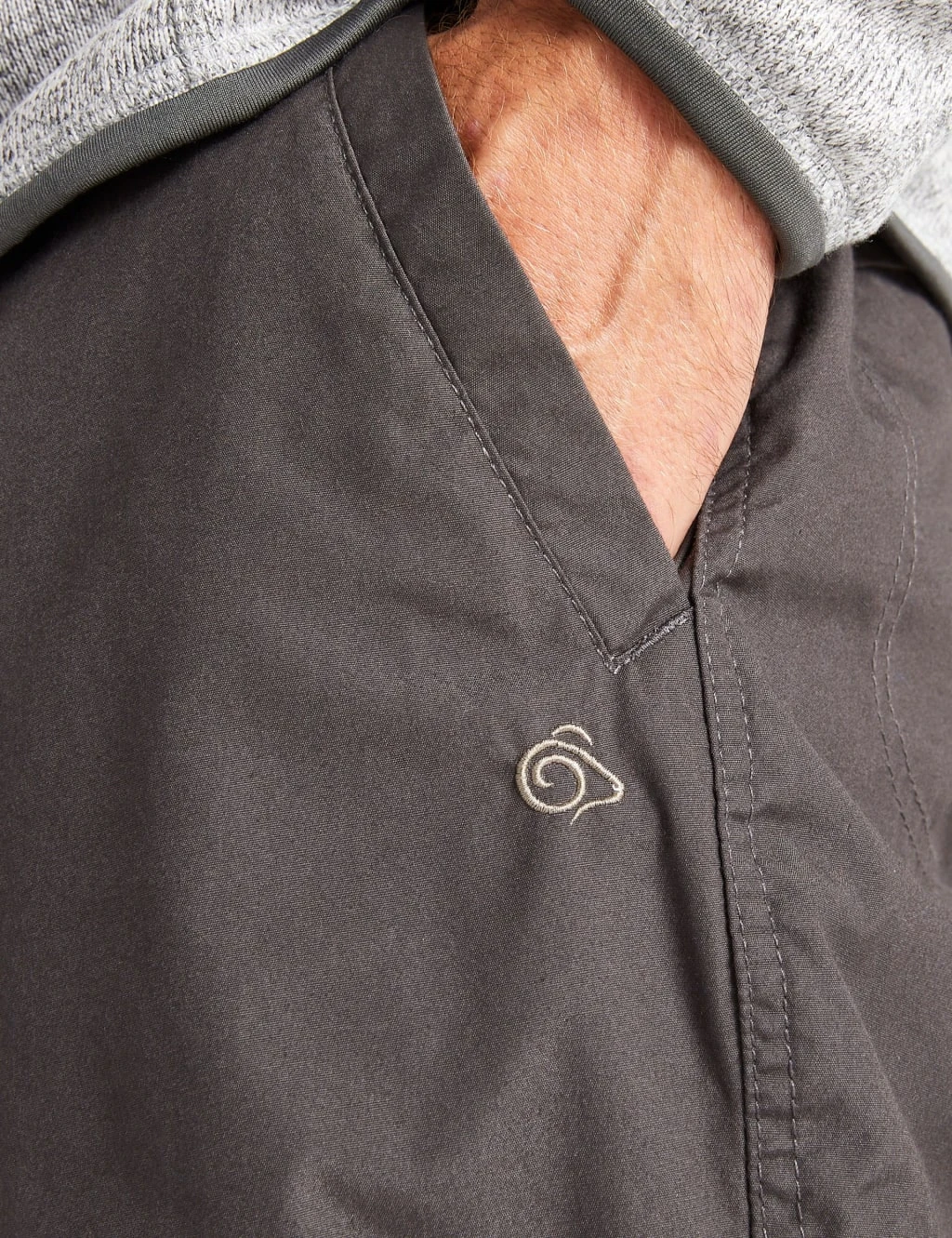 Craghoppers Kiwi Loose Fit Cargo Trousers 3 Craghoppers Kiwi Loose Fit Cargo Trousers - Image 3