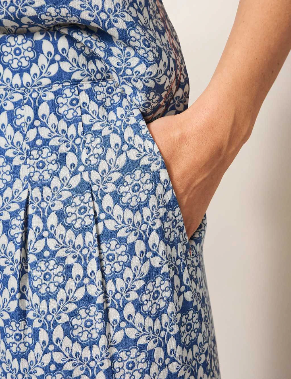 WHITE STUFF Printed Shorts 4 WHITE STUFF Printed Shorts - Image 4