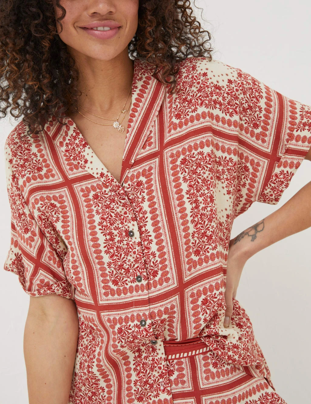 Printed Collared Short Sleeve Shirt 4 Printed Collared Short Sleeve Shirt - Image 4