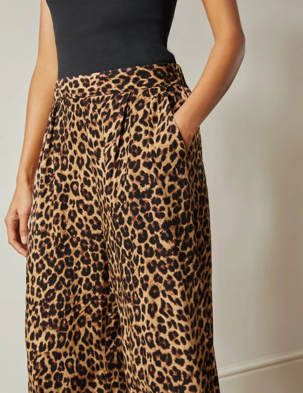 Animal Print Pull On Wide Leg Culottes 4 Animal Print Pull On Wide Leg Culottes - Image 4