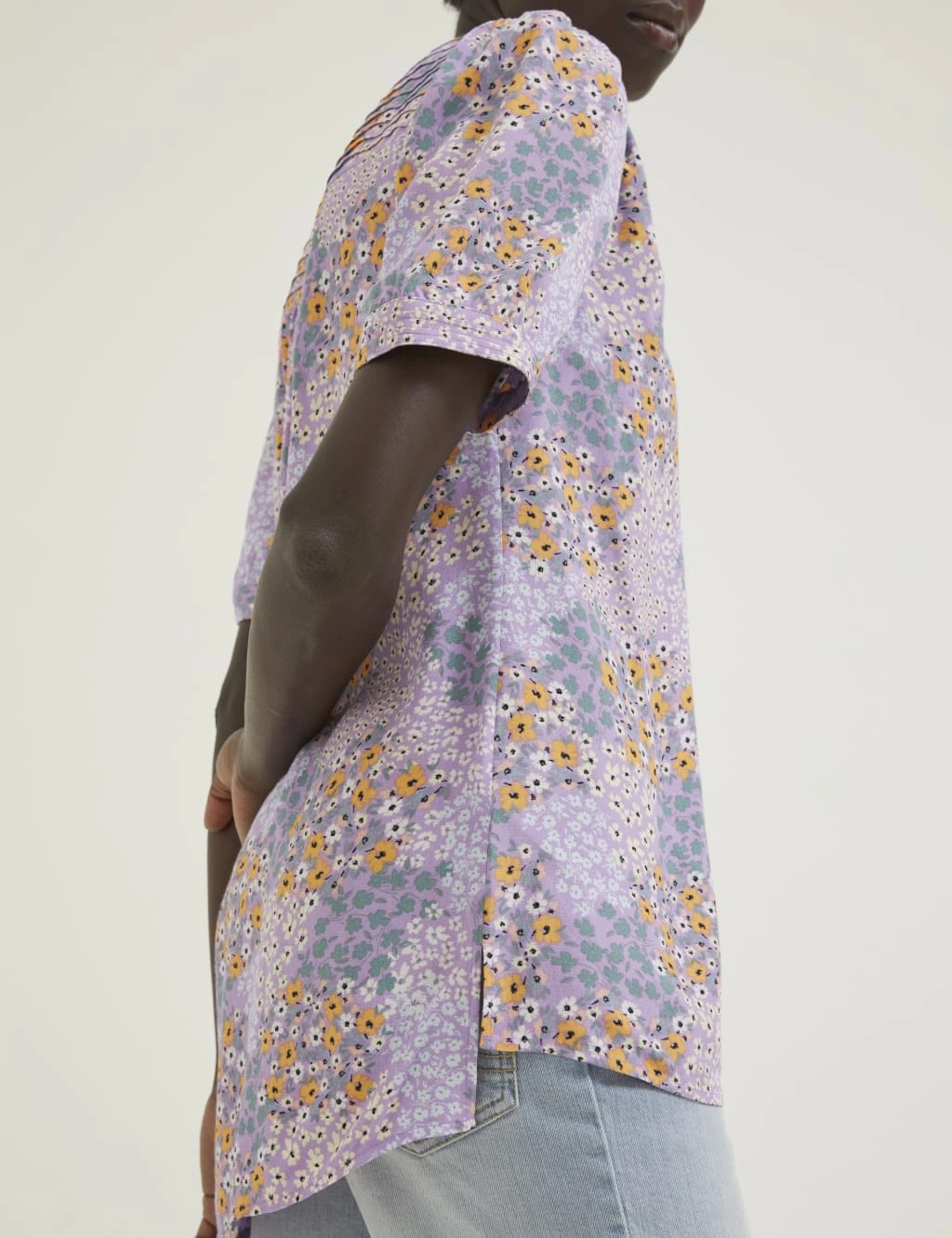 Floral Crew Neck Blouse 3 Floral Crew Neck Blouse - Image 3