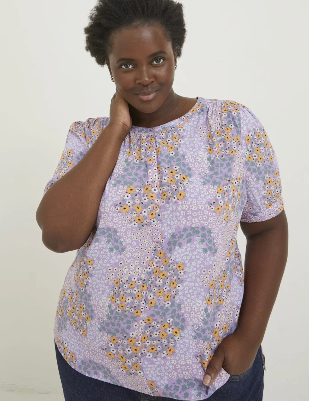 Floral Crew Neck Blouse 4 Floral Crew Neck Blouse - Image 4