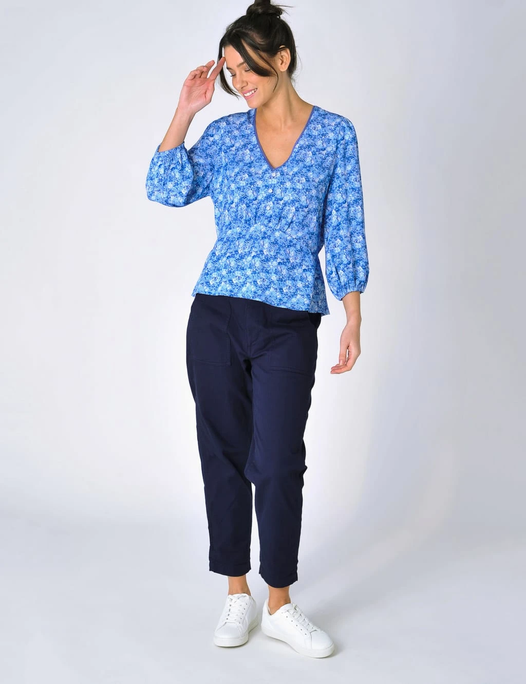 Floral V-Neck Lace Detail Relaxed Blouse 3 Floral V-Neck Lace Detail Relaxed Blouse - Image 3